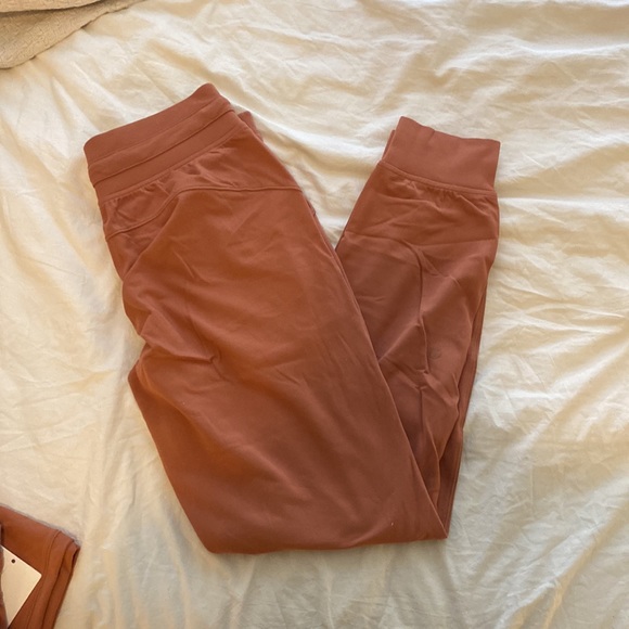 Ready to Rulu Jogger - Picture 8 of 8